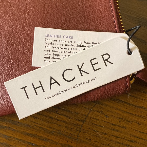 New w Tags genuine leather Thacker hands free wristlet with matching card case - Picture 3 of 12